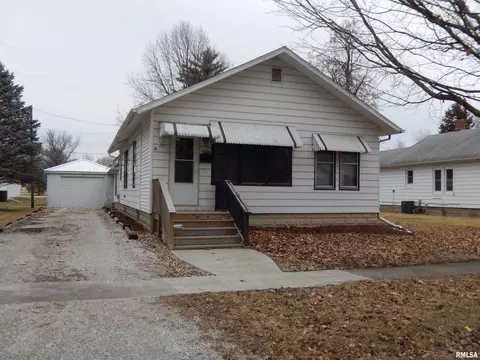 1208 E Carroll St, Macomb, IL 61455