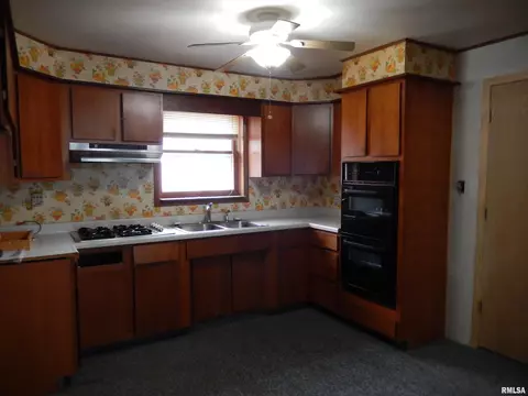 1208 E Carroll St, Macomb, IL 61455 photo 11
