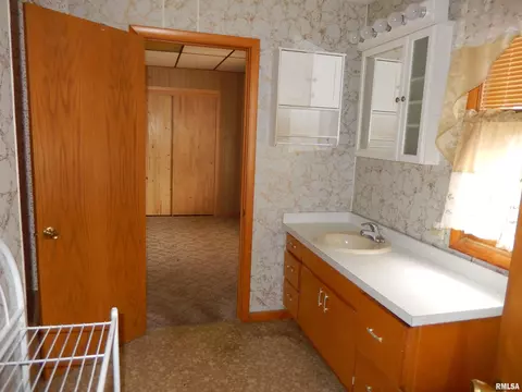 1208 E Carroll St, Macomb, IL 61455 photo 19