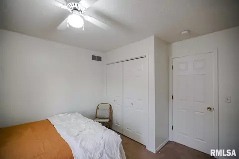 1402 Tralee Ln, Bloomington, IL 61704 photo 33