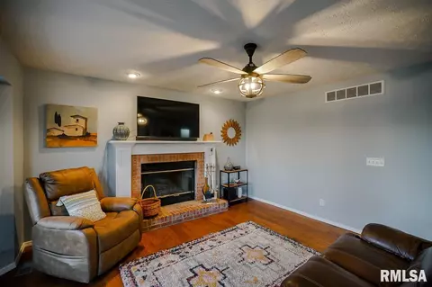 1402 Tralee Ln, Bloomington, IL 61704 photo 17