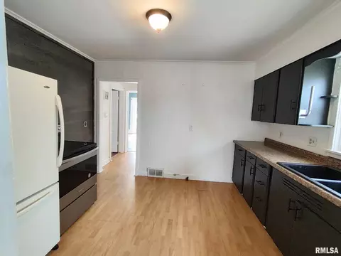 112 Van Buren St, Morton, IL 61550 photo 7