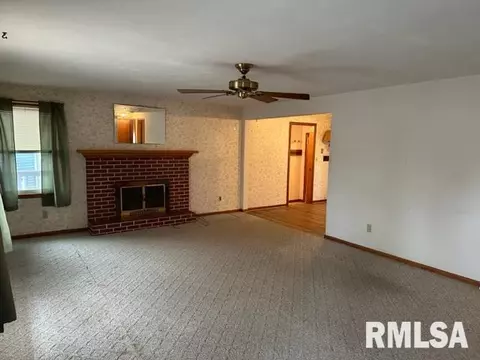 16250 E Cherokee Rd, Cuba, IL 61427 photo 5