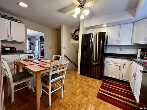 1154 Stacy Ln, Macomb, IL 61455 photo 10