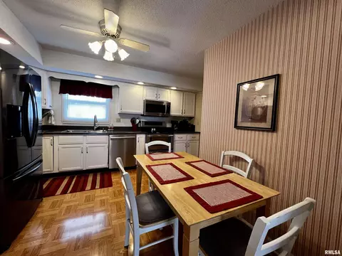 1154 Stacy Ln, Macomb, IL 61455 photo 12