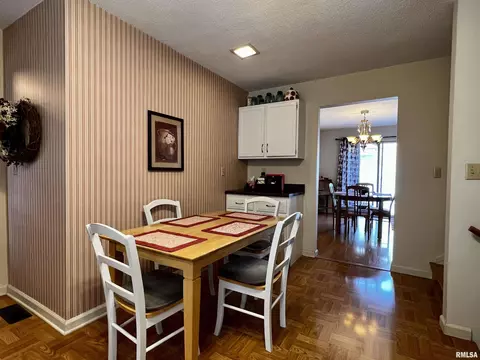 1154 Stacy Ln, Macomb, IL 61455 photo 9