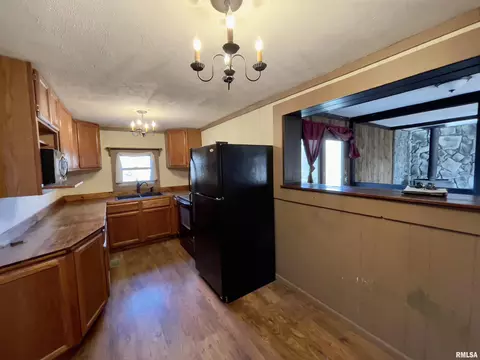 417 W Kauffman St, Congerville, IL 61729 photo 3