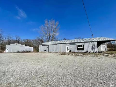 417 W Kauffman St, Congerville, IL 61729 photo 2