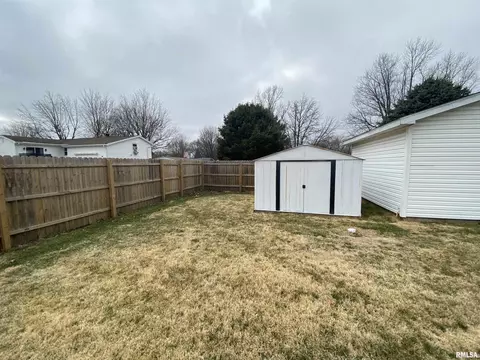 2304 Stokebridge Rd, Springfield, IL 62702 photo 17