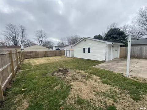2304 Stokebridge Rd, Springfield, IL 62702 photo 16