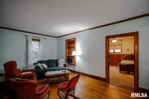 707 S Main St, Eureka, IL 61530 photo 5