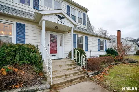 707 S Main St, Eureka, IL 61530 photo 3
