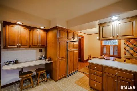 707 S Main St, Eureka, IL 61530 photo 15
