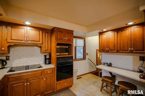 707 S Main St, Eureka, IL 61530 photo 14