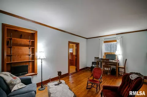 707 S Main St, Eureka, IL 61530 photo 6