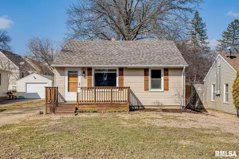 223 Ellington Dr, Peoria, IL 61603
