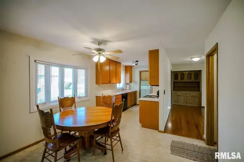 1067 E Monroe St, Morton, IL 61550 photo 9