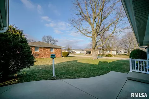 1067 E Monroe St, Morton, IL 61550 photo 41
