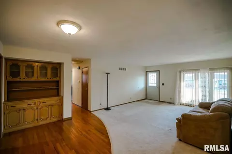 1067 E Monroe St, Morton, IL 61550 photo 5