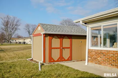 1067 E Monroe St, Morton, IL 61550 photo 42