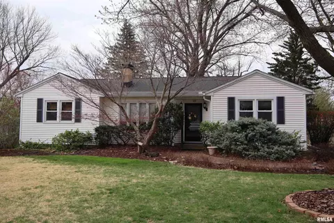 204 W Clara Ave, Peoria, IL 61614