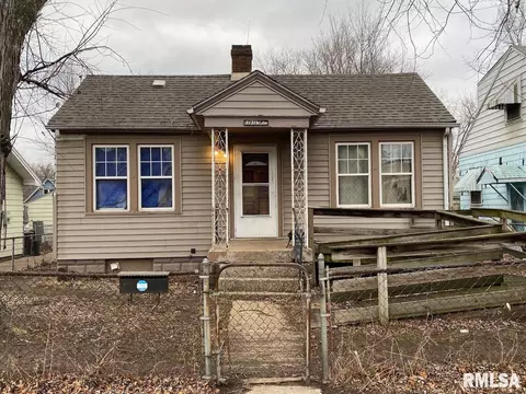 2131 W Ann St, Peoria, IL 61605