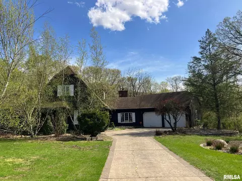 29935 Allentown Rd, Mackinaw, IL 61755