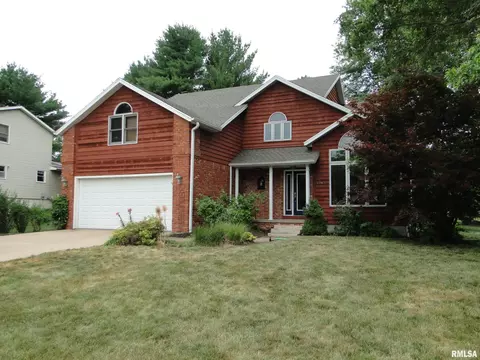 1343 Susan Ave, Macomb, IL 61455