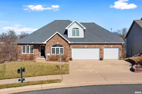 4137 W Stonewater Dr, Peoria, IL 61615