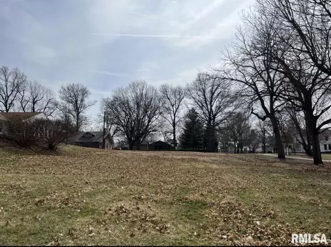 107 W Ash St, Elmwood, IL 61529