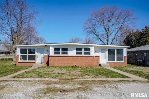 105 E Glendale St, Manito, IL 61546