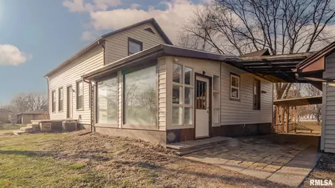 307 E Pine St, Metamora, IL 61548