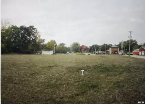 420 S Main St, Creve Coeur, IL 61610
