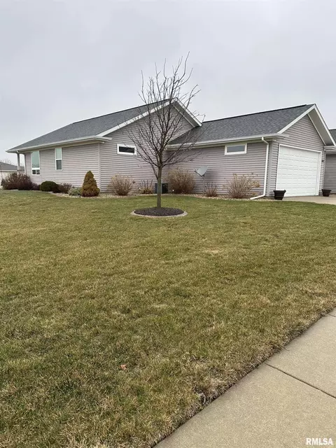 302 Thomas Ct, Eureka, IL 61530 photo 5