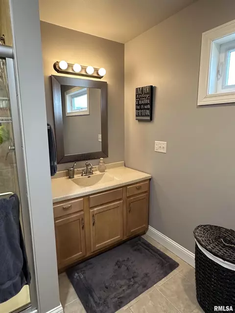 302 Thomas Ct, Eureka, IL 61530 photo 18