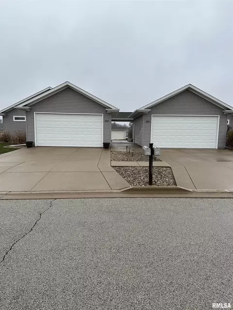 302 Thomas Ct, Eureka, IL 61530 photo 4