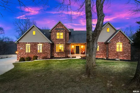 1108 Thornberry Ln, Germantown Hills, IL 61548