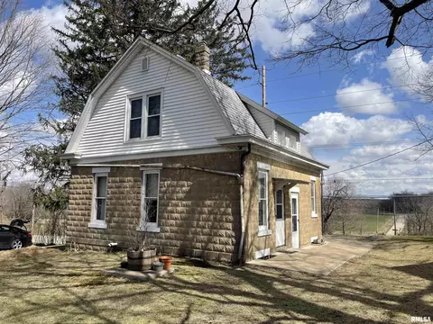606 N Main St, Eureka, IL 61530 photo 7