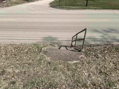 606 N Main St, Eureka, IL 61530 photo 12