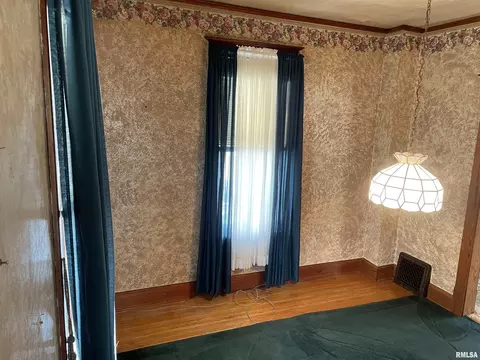 606 N Main St, Eureka, IL 61530 photo 22