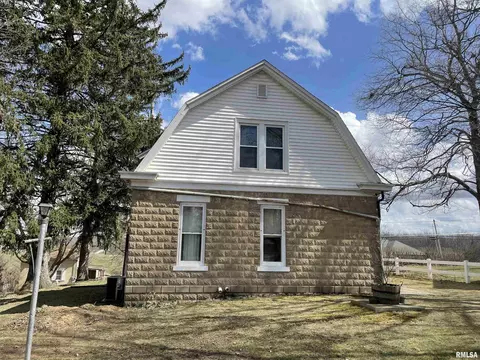 606 N Main St, Eureka, IL 61530 photo 6