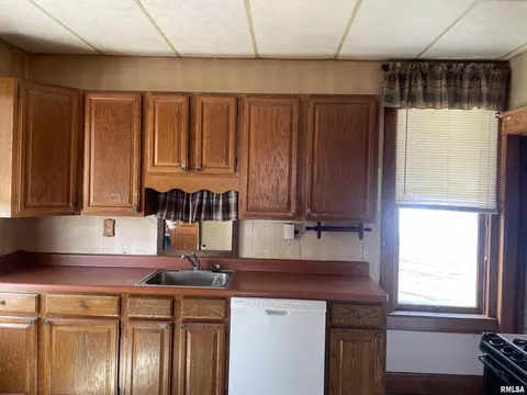 606 N Main St, Eureka, IL 61530 photo 17