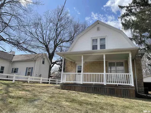 606 N Main St, Eureka, IL 61530 photo 5