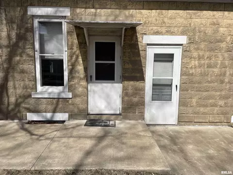 606 N Main St, Eureka, IL 61530 photo 9