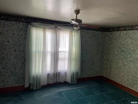 606 N Main St, Eureka, IL 61530 photo 37