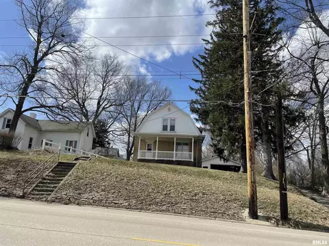 606 N Main St, Eureka, IL 61530 photo 4