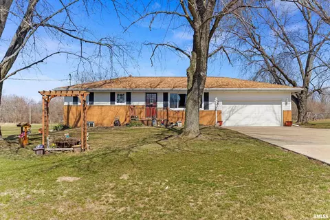 80 Collins Ln, East Peoria, IL 61611