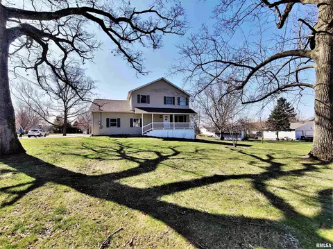 515 E Fast Ave, Mackinaw, IL 61755 photo 2