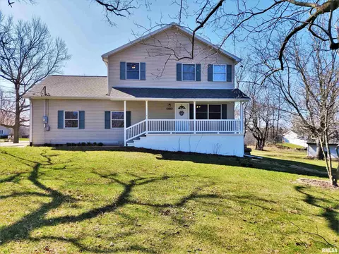 515 E Fast Ave, Mackinaw, IL 61755
