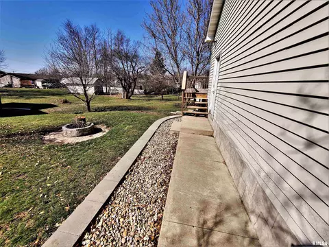 515 E Fast Ave, Mackinaw, IL 61755 photo 8